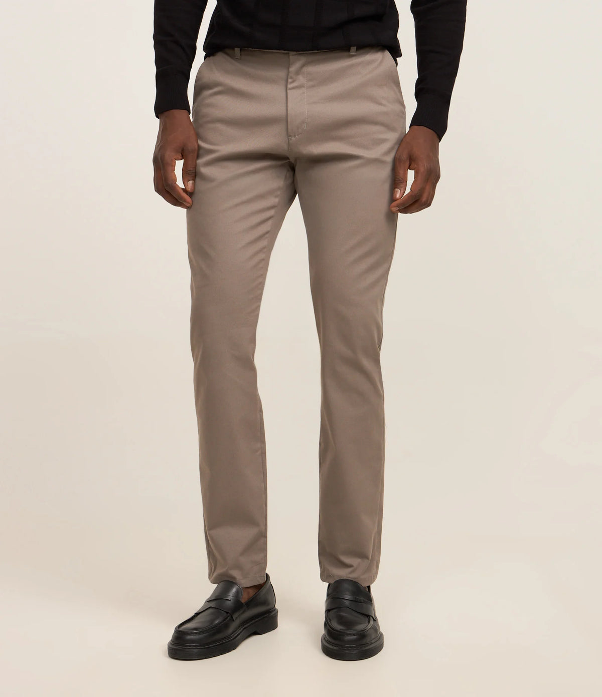 Calça Slim Básica em Sarja | Elastano Limestone