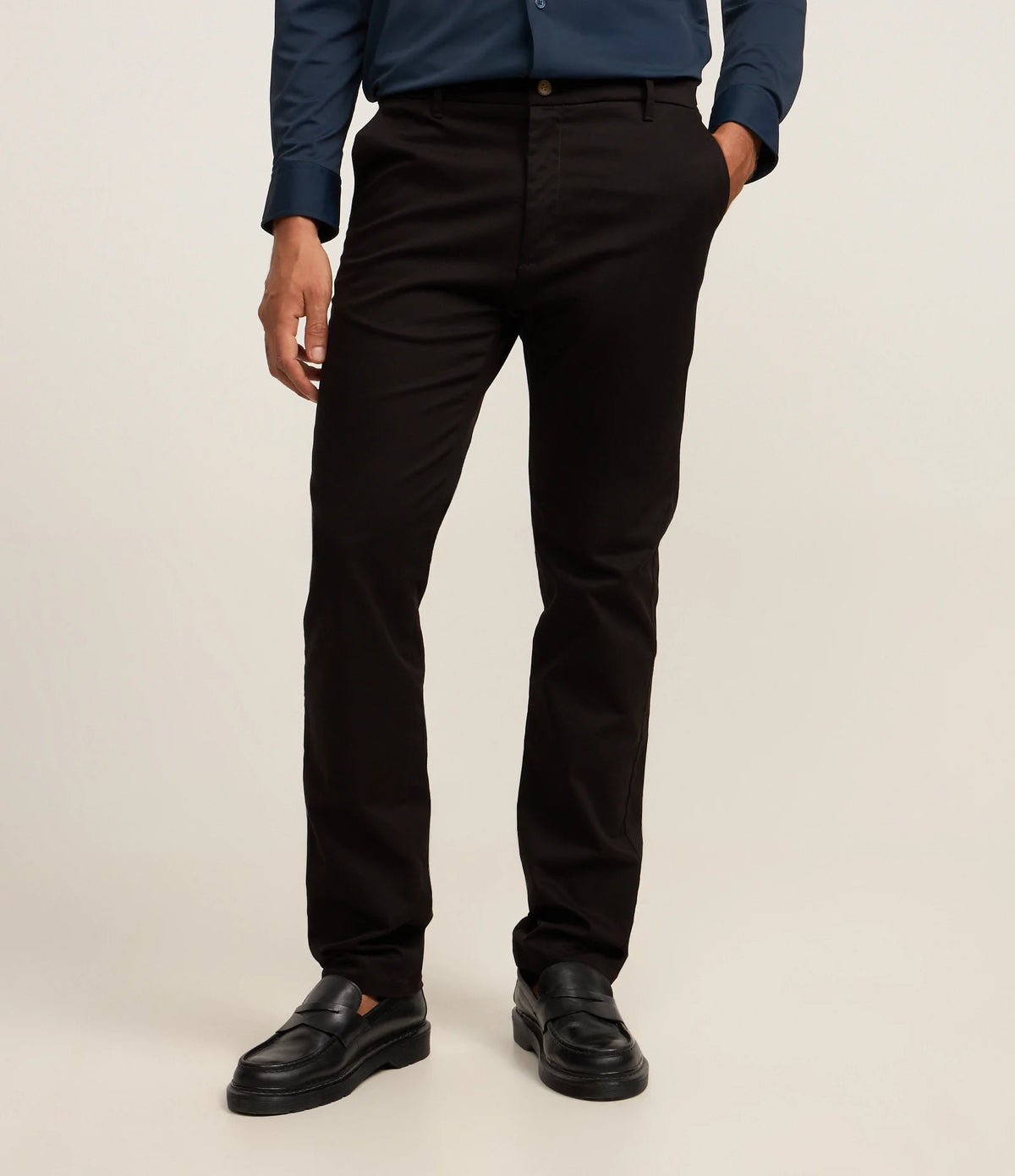 Calça Slim em Sarja | Elastano Caviar