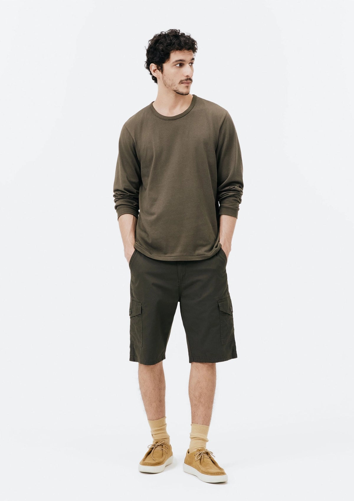 Bermuda Básica Masculina Cargo Em Sarja - Verde