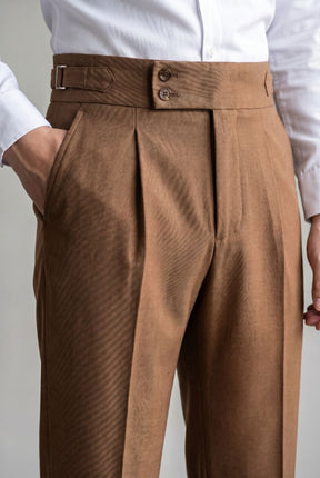 Calça de Alfaiataria Masculina com Ajuste Lateral Monza