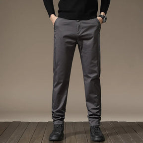 Calça Chino Masculina em Sarja Bergamo