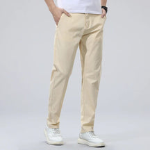Calça Chino Masculina em Sarja Regular Torino