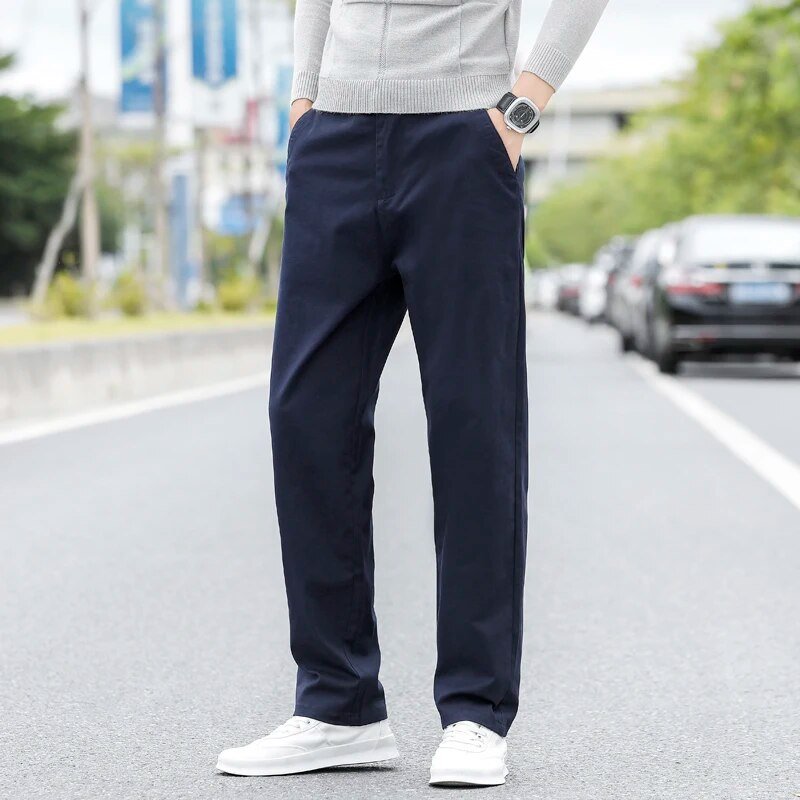 Calça Chino Masculina em Sarja Regular Torino