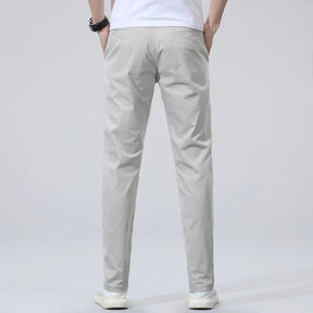 Calça Chino Masculina em Sarja Regular Torino