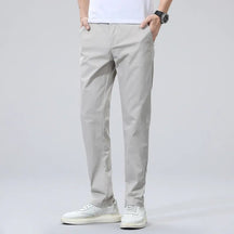 Calça Chino Masculina em Sarja Regular Torino