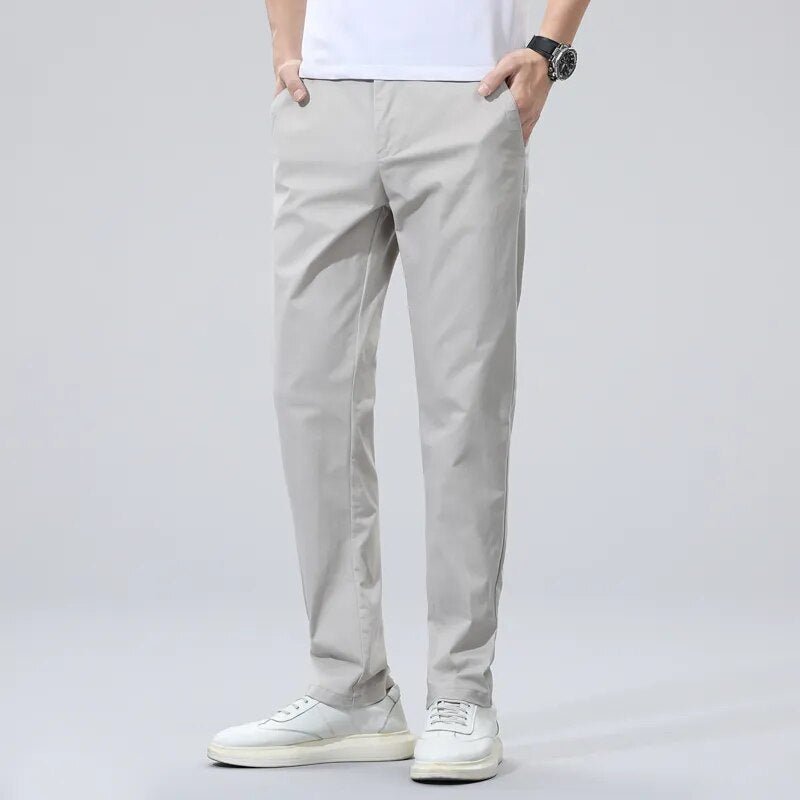 Calça Chino Masculina em Sarja Regular Torino