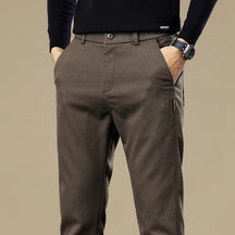 Calça Chino Masculina em Sarja Lugano