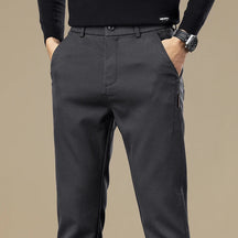 Calça Chino Masculina em Sarja Lugano