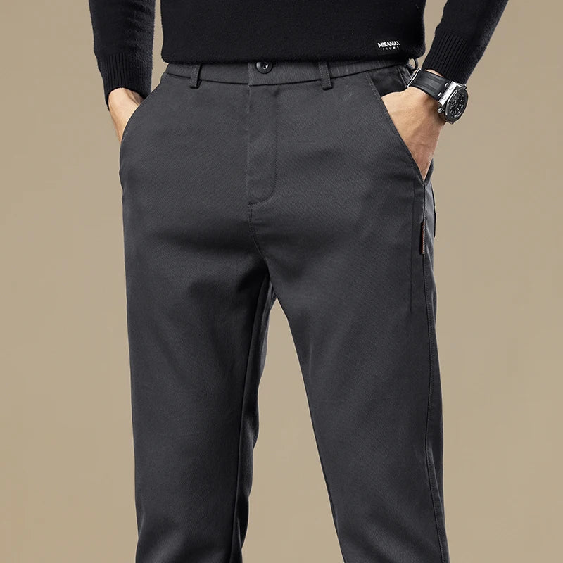 Calça Chino Masculina em Sarja Lugano