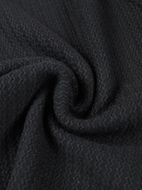 Detalhe da textura em zigue-zague do suéter preto Habitat Masculino Vercelli em algodão e poliéster