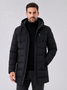 Jaqueta puffer longa preta impermeável com capuz da Habitat Masculino, modelo slim com zíper e bolsos laterais.