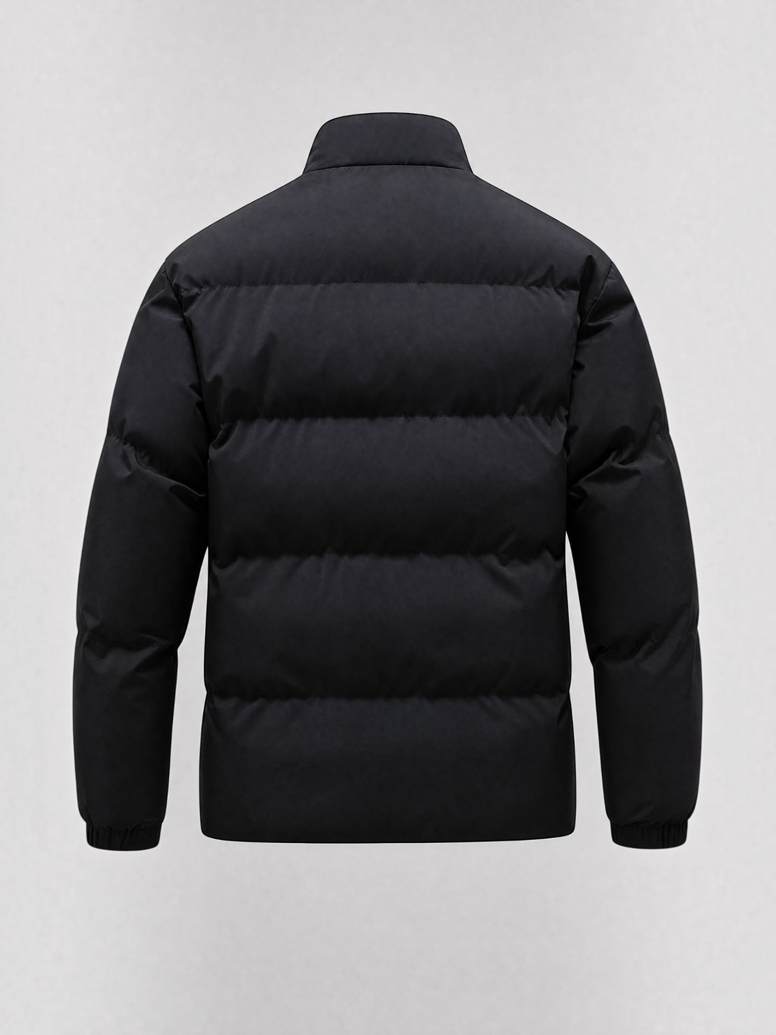 Jaqueta Puffer Masculina High Court Habitat Masculino preta com gola alta, forro impermeável e design minimalista.