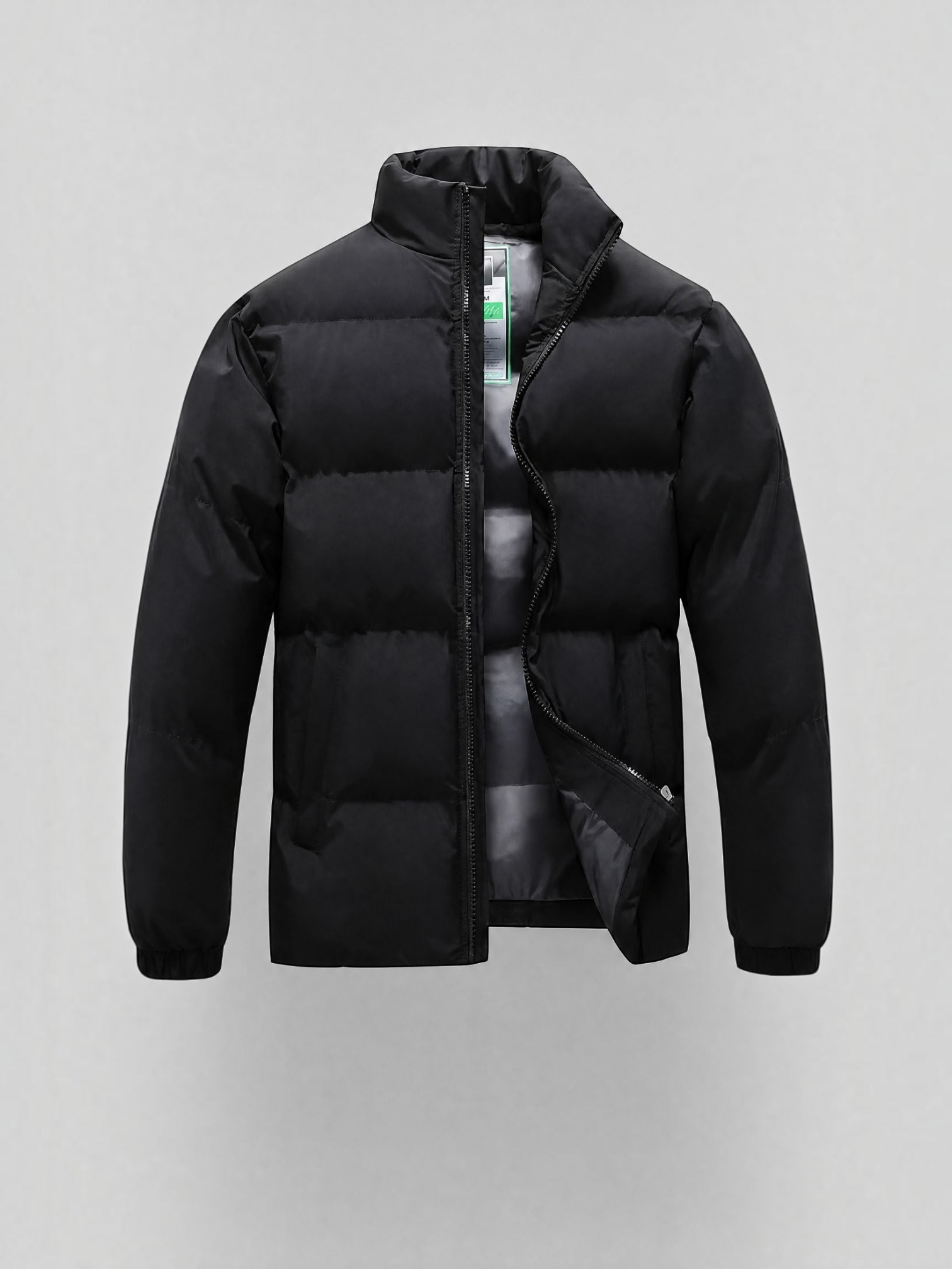 Jaqueta puffer masculina preta Habitat Masculino com gola alta, fechamento em zíper e forro impermeável